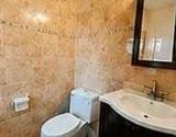 Flushing 2房2浴出租浴室实拍，具体设施以实地看房为准。