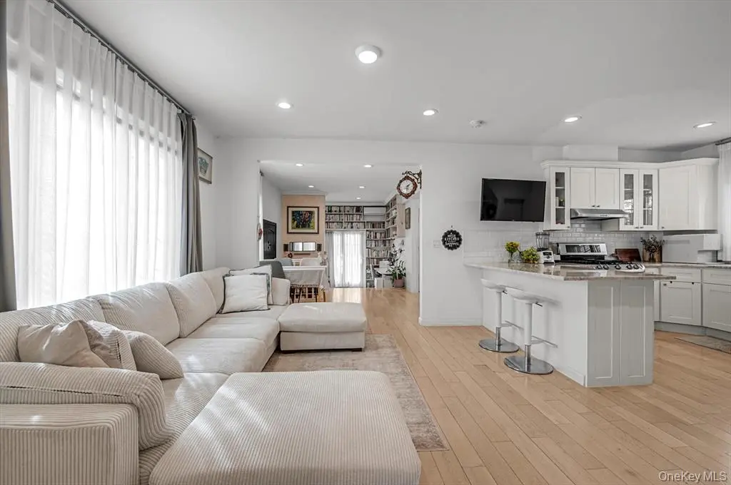 MLS#968431 Bayside 房源照片 3 / listing photo 3