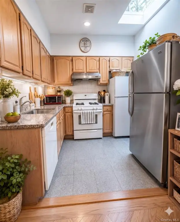 MLS#1035022 Brooklyn 房源照片 2 / listing photo 2