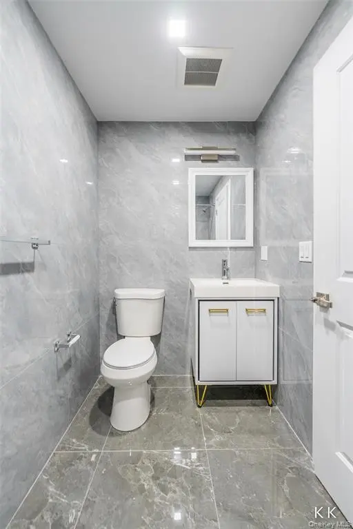 Brooklyn MLS#974738 property listing photo 4
