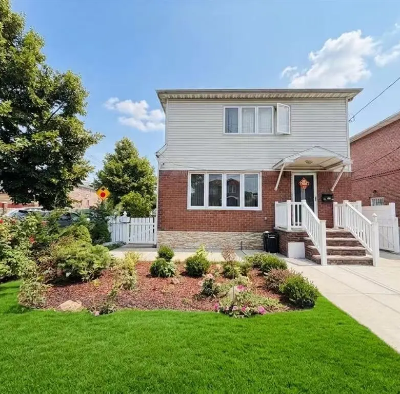 MLS#1024946 College Point 房源照片 1 / listing photo 1