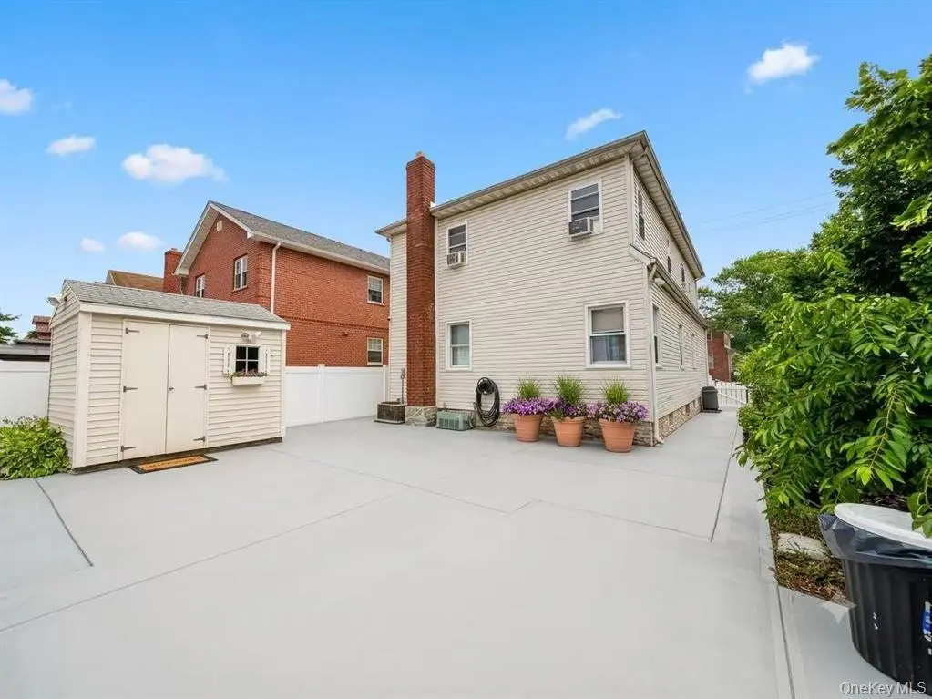 MLS#1024946 College Point 房源照片 2 / listing photo 2