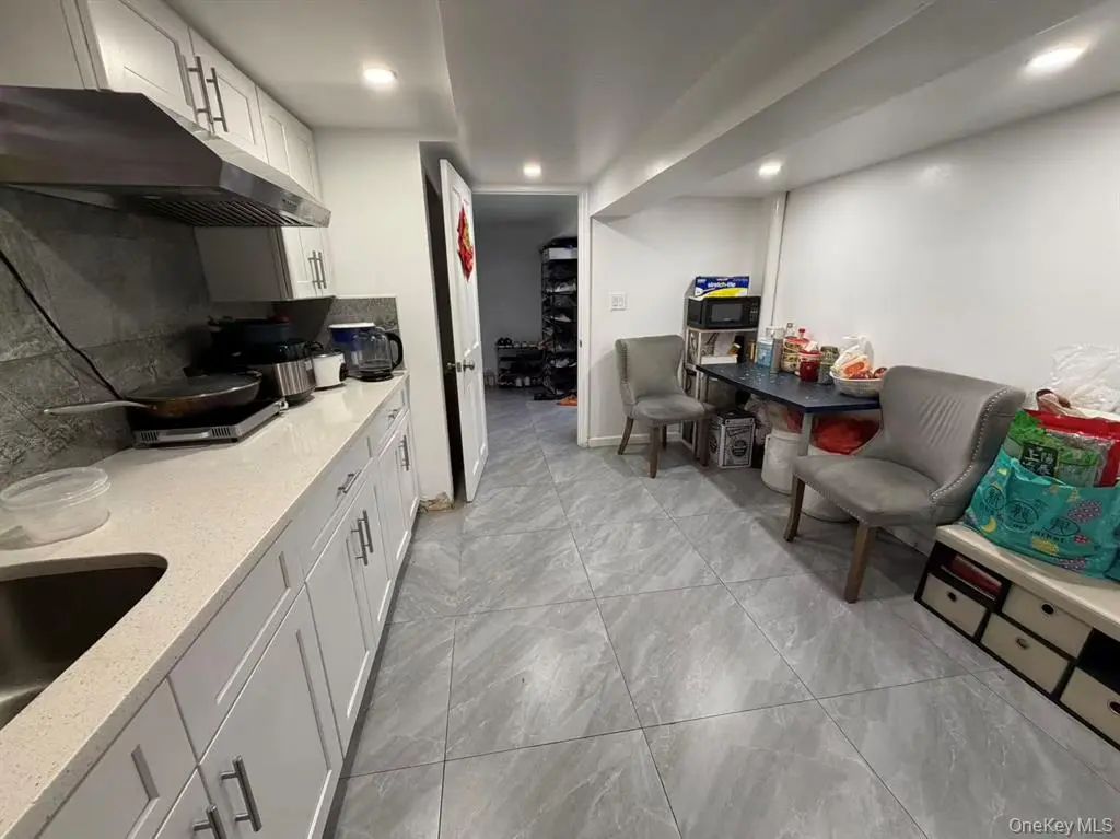 MLS#1024946 College Point 房源照片 3 / listing photo 3