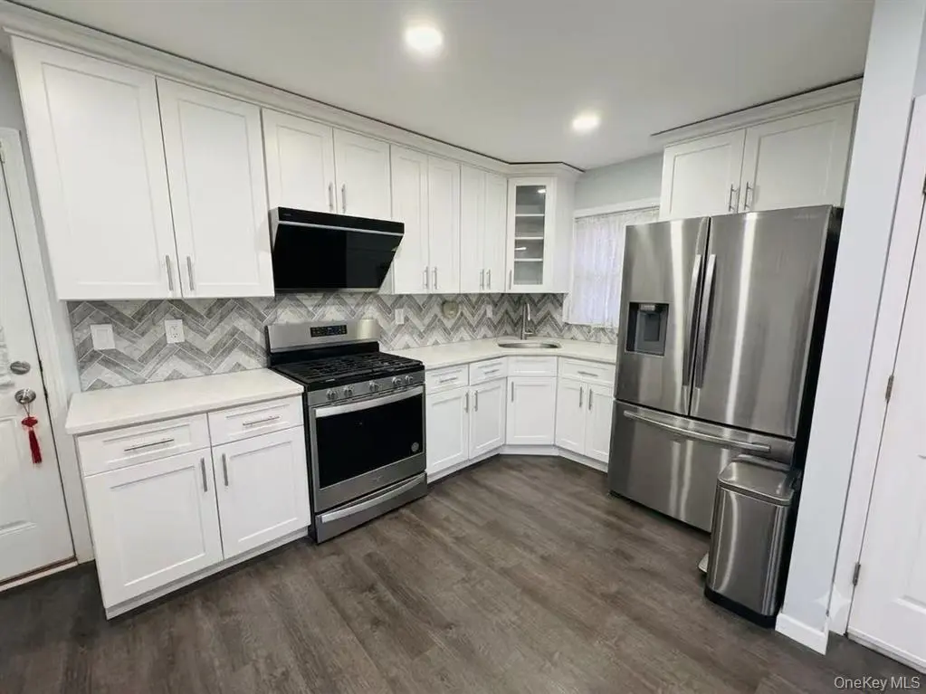 MLS#1024946 College Point 房源照片 4 / listing photo 4
