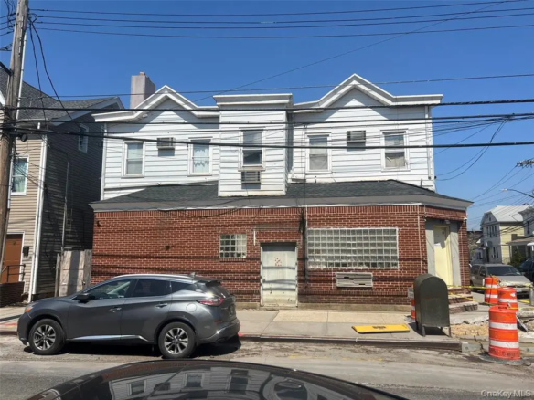 MLS#1007280 College Point 房源照片 1 / listing photo 1