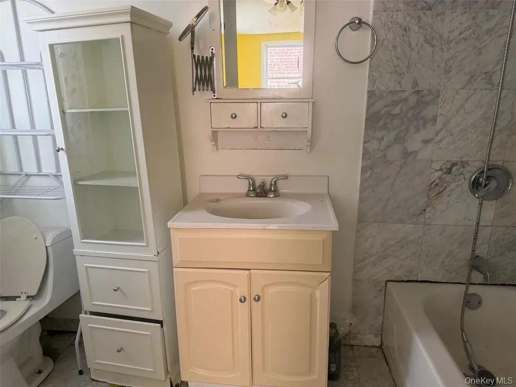 MLS#1007280 College Point 房源照片 9 / listing photo 9
