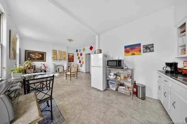 MLS#1006670 College Point 房源照片 4 / listing photo 4