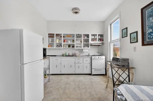 MLS#1006670 College Point 房源照片 5 / listing photo 5