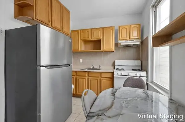 MLS#1006670 College Point 房源照片 8 / listing photo 8