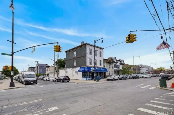 MLS#1006670 College Point 房源照片 11 / listing photo 11