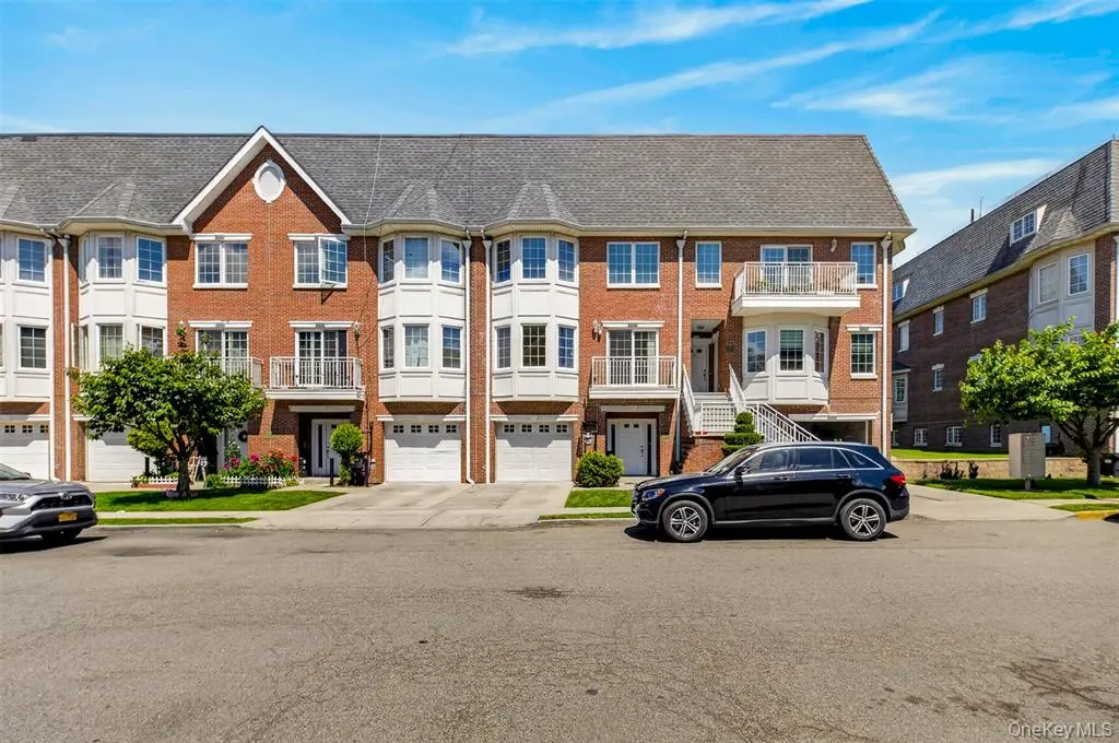 MLS#1007476 College Point 房源照片 1 / listing photo 1