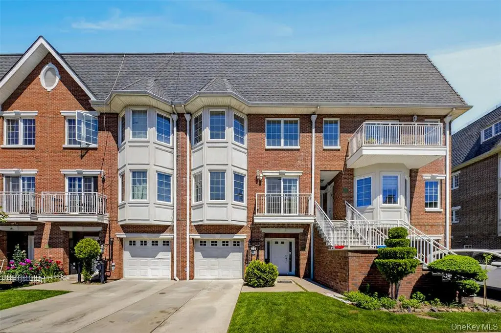 MLS#1007476 College Point 房源照片 2 / listing photo 2