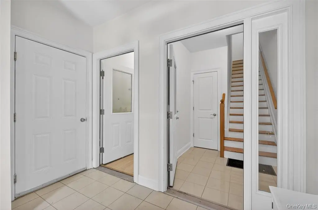 MLS#1007476 College Point 房源照片 5 / listing photo 5