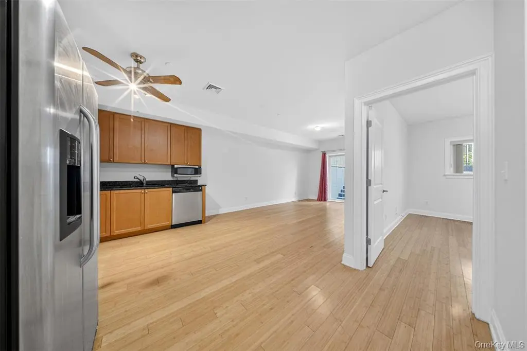 MLS#1007476 College Point 房源照片 6 / listing photo 6