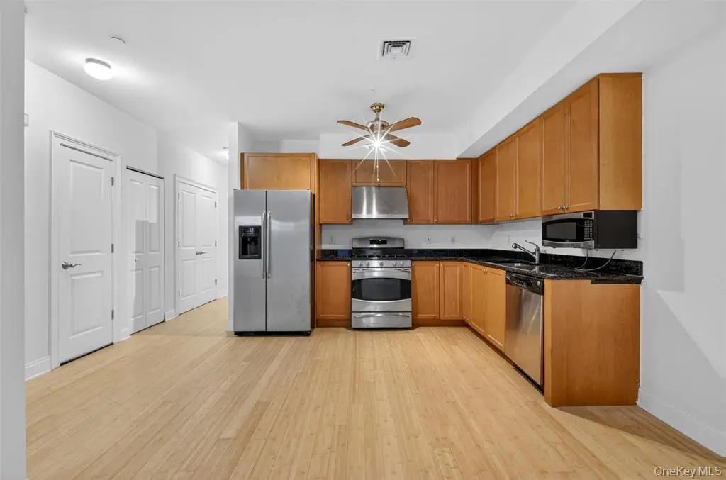 MLS#1007476 College Point 房源照片 10 / listing photo 10