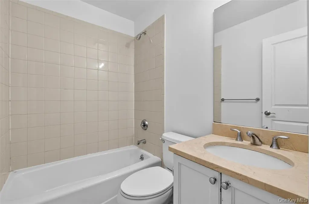MLS#1007476 College Point 房源照片 14 / listing photo 14