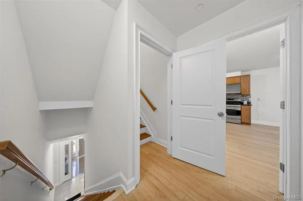 MLS#1007476 College Point 房源照片 16 / listing photo 16