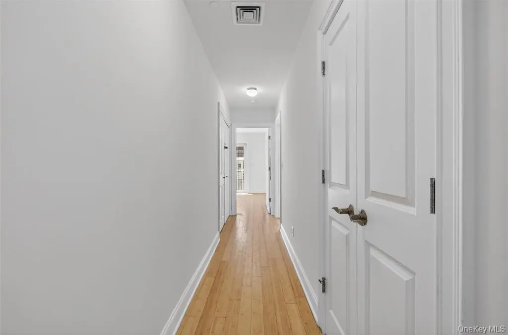 MLS#1007476 College Point 房源照片 26 / listing photo 26