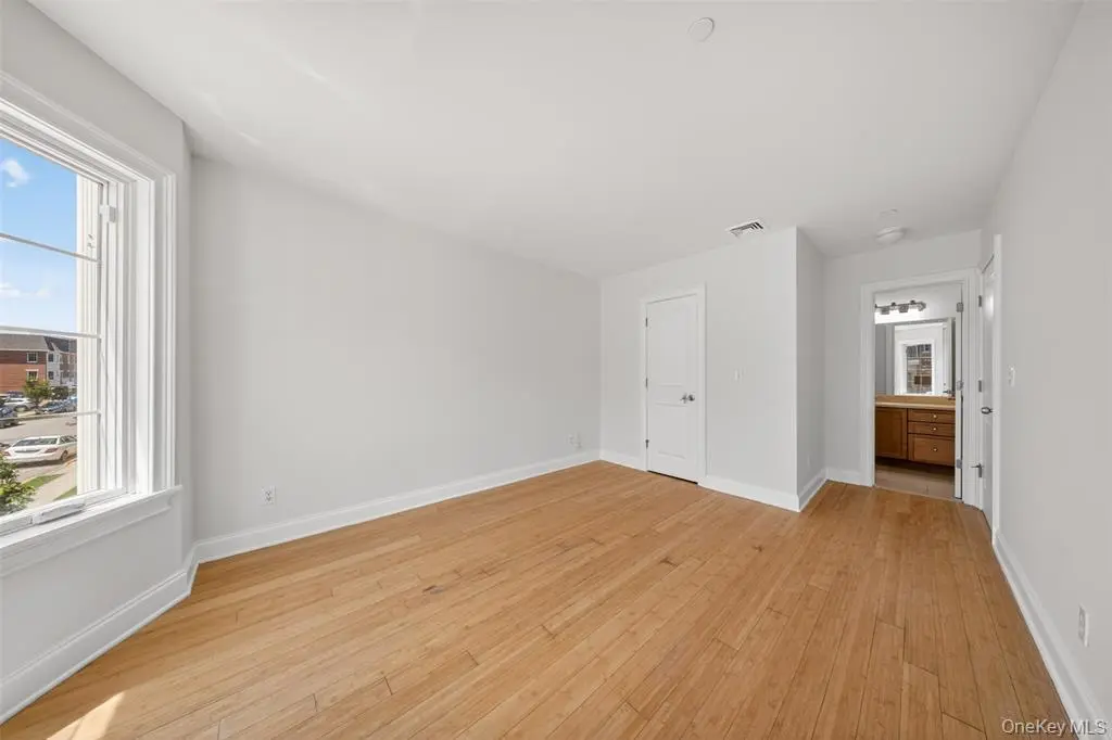 MLS#1007476 College Point 房源照片 30 / listing photo 30