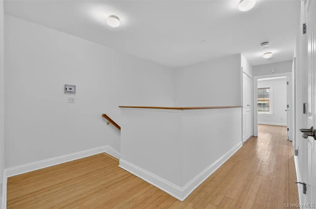 MLS#1007476 College Point 房源照片 34 / listing photo 34
