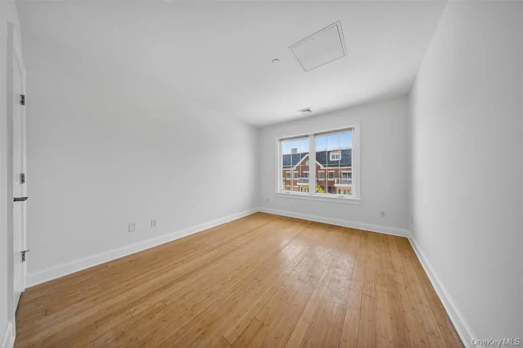 MLS#1007476 College Point 房源照片 40 / listing photo 40