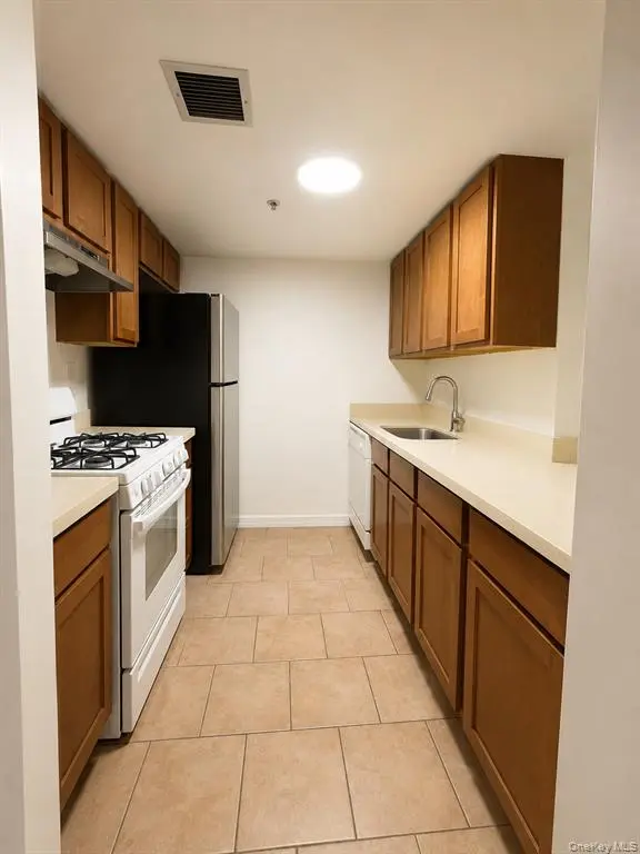 Corona MLS#1027814 property listing photo 4