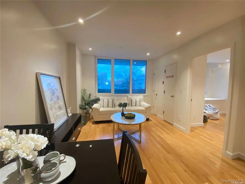 Additional staged living area
