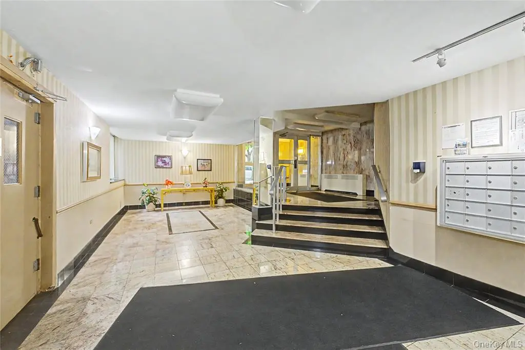 Cooperative building lobby