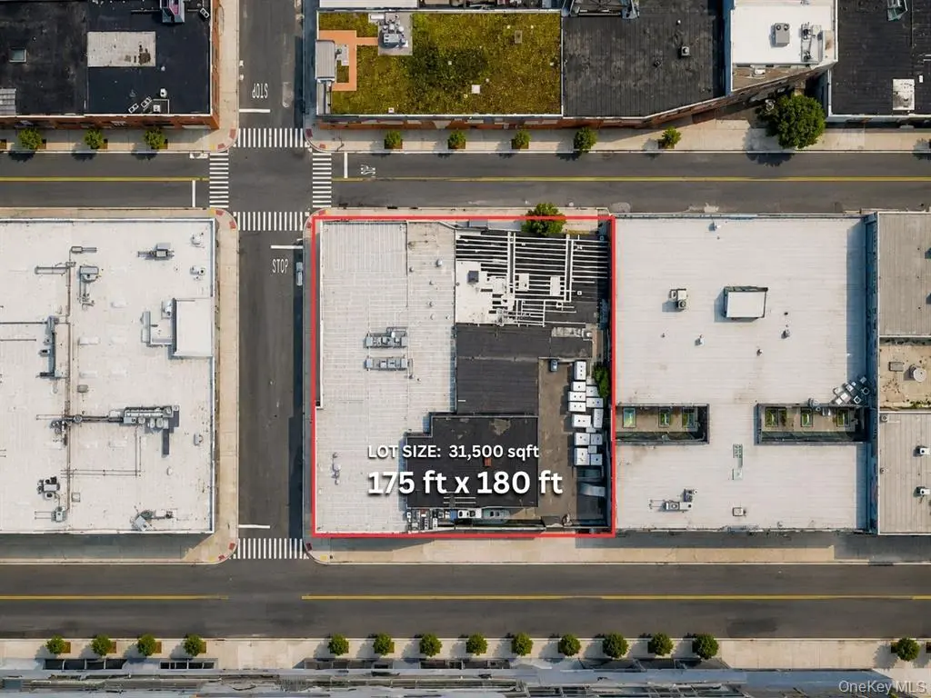 Overhead view showing the approximate warehouse lot dimensions