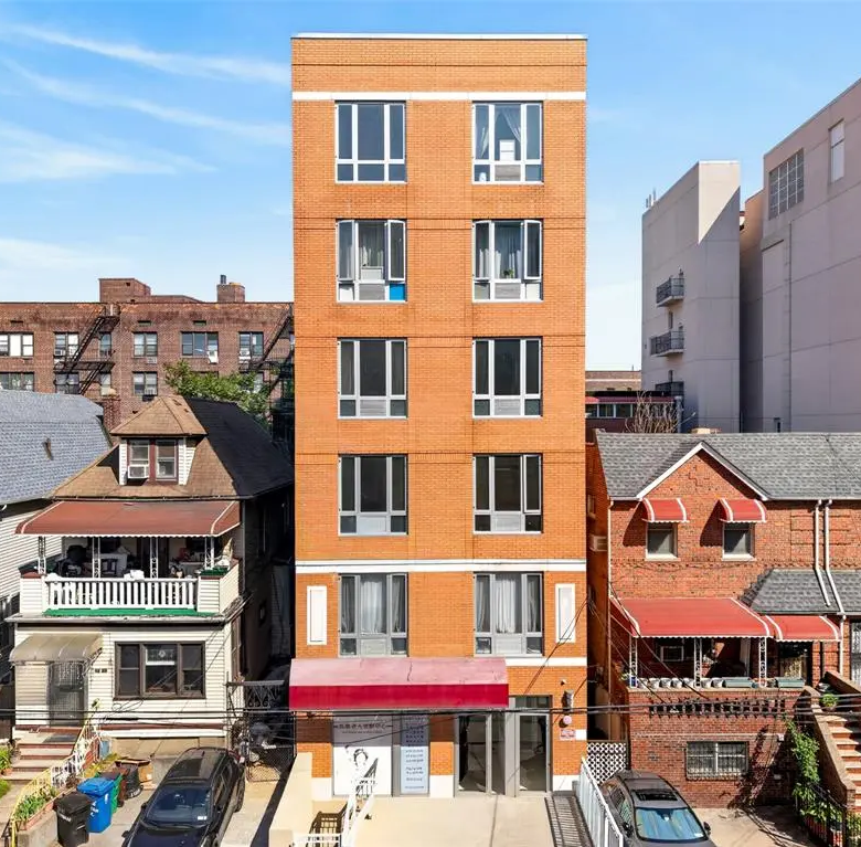MLS#1003068 Elmhurst 房源照片 1 / listing photo 1