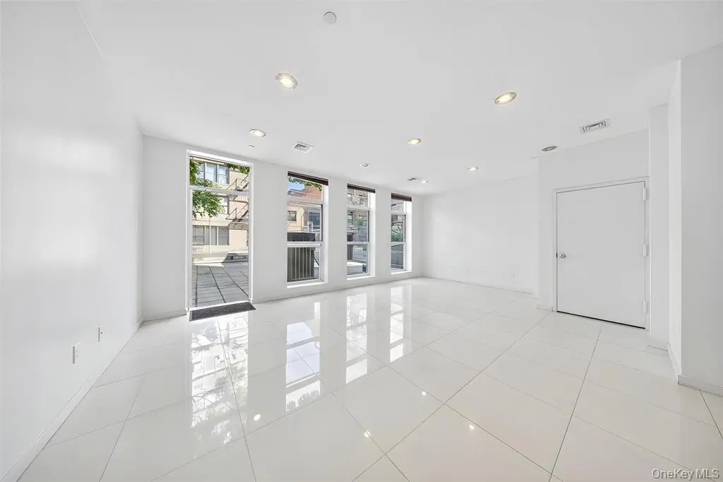 MLS#1003068 Elmhurst 房源照片 6 / listing photo 6