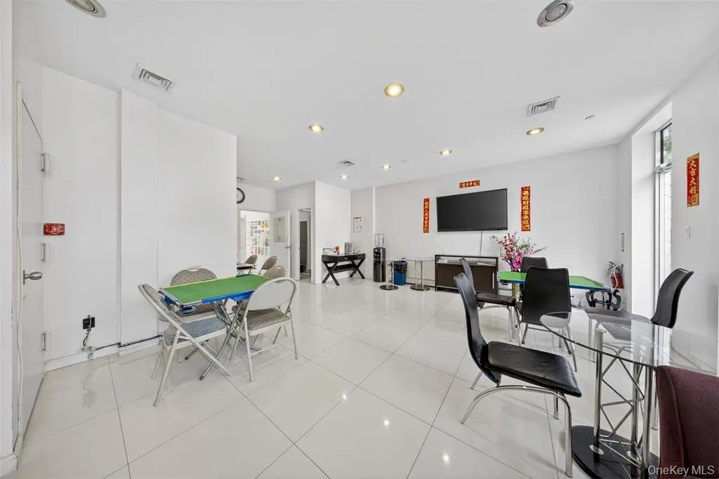 MLS#1003068 Elmhurst 房源照片 9 / listing photo 9