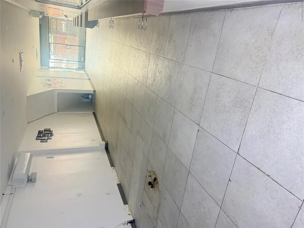MLS#1020975 Elmhurst 房源照片 5 / listing photo 5
