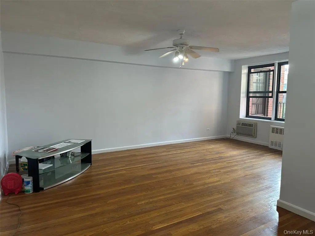 Elmhurst MLS#1032676 property listing photo 26