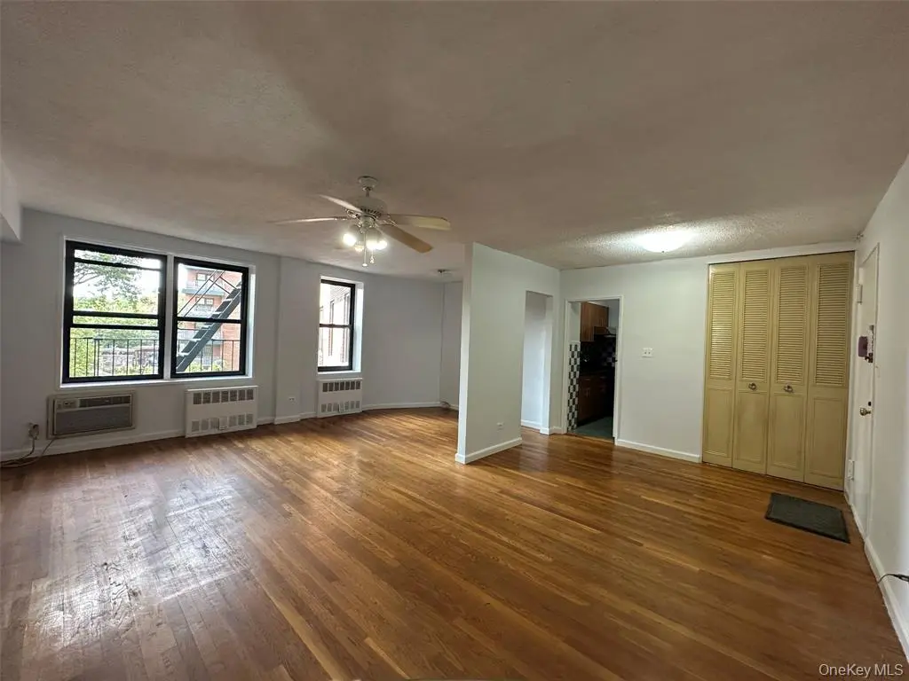 Elmhurst MLS#1032676 property listing photo 30