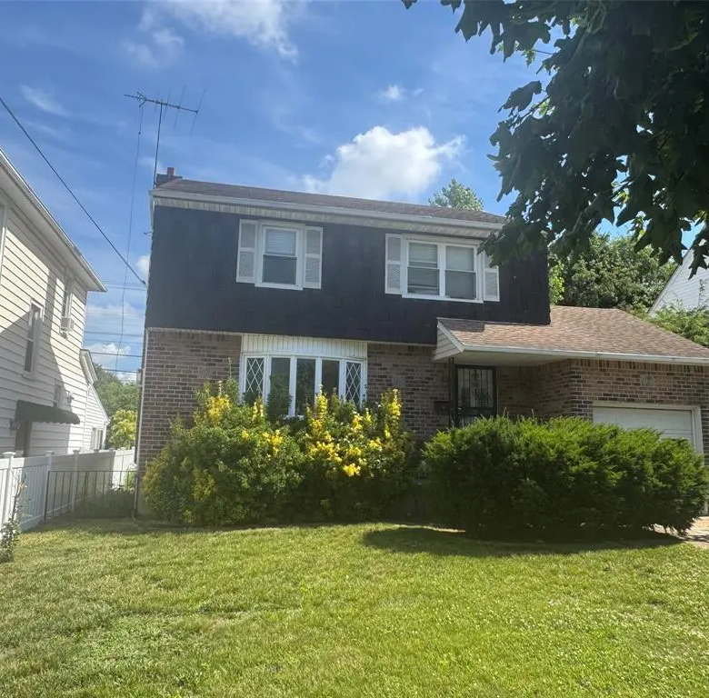 Floral Park MLS#1030717 property listing photo 1