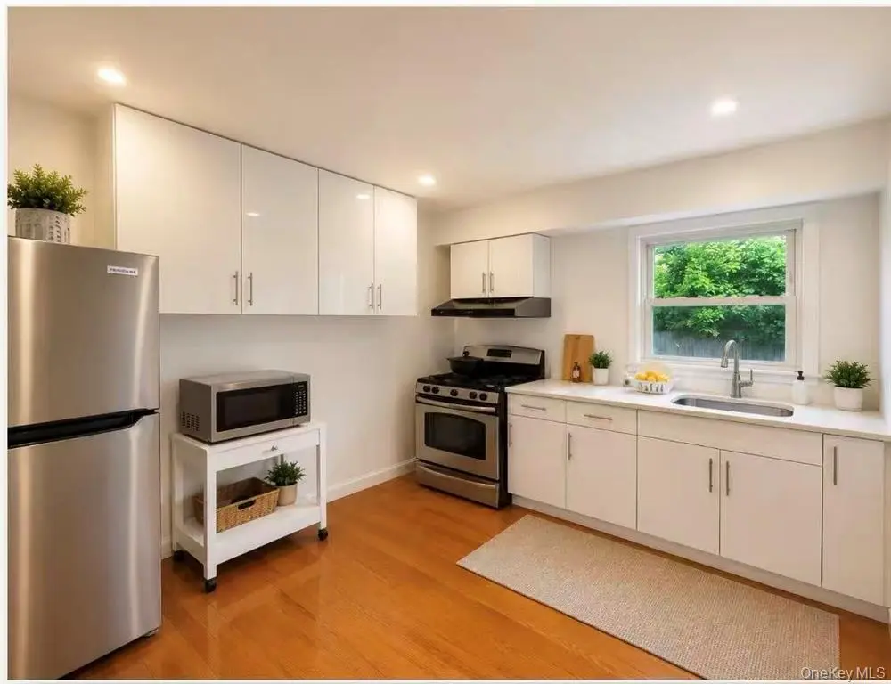 Floral Park MLS#1030717 property listing photo 3