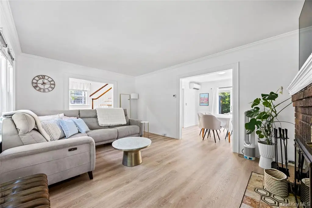 Floral Park MLS#1017856 property listing photo 2