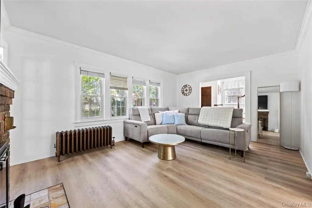 Floral Park MLS#1017856 property listing photo 3