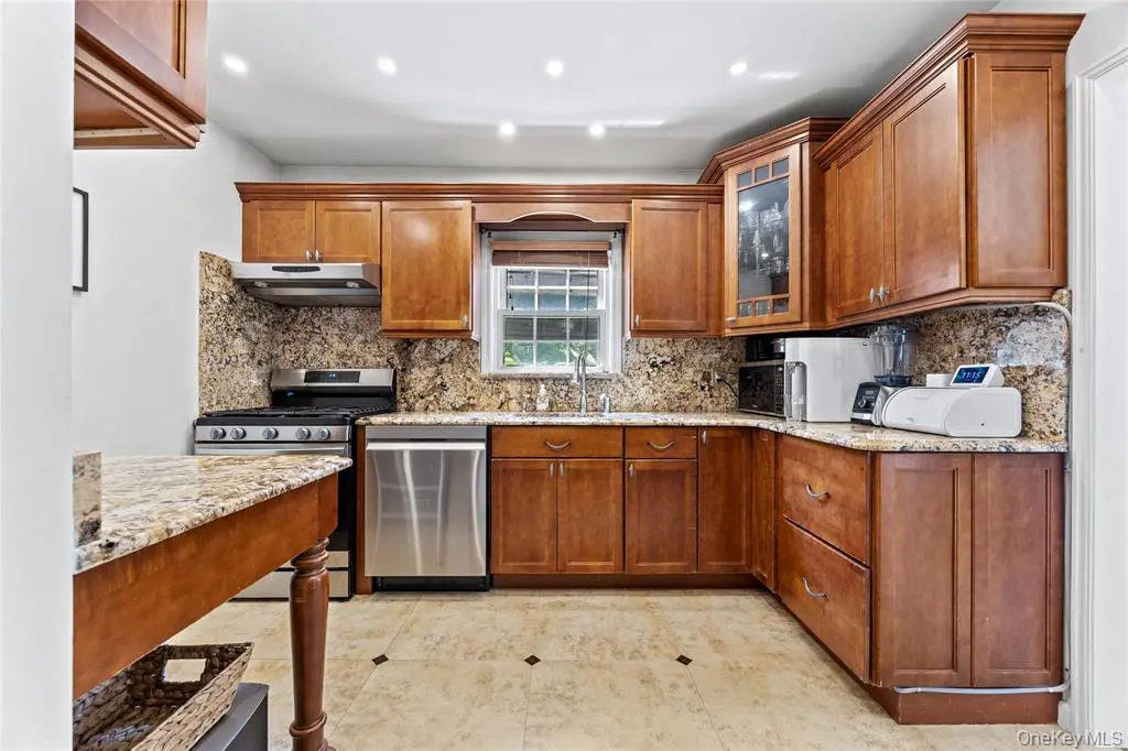 Floral Park MLS#1017856 property listing photo 6
