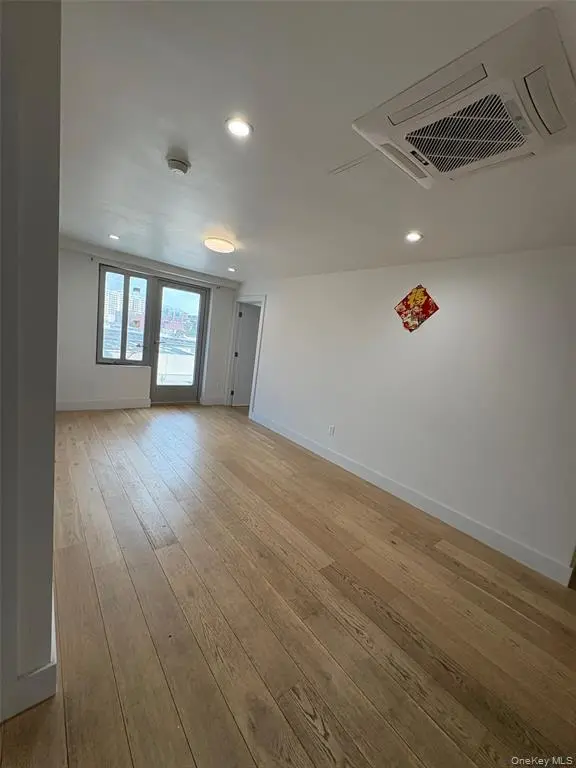 Flushing MLS#1019089 property listing photo 3