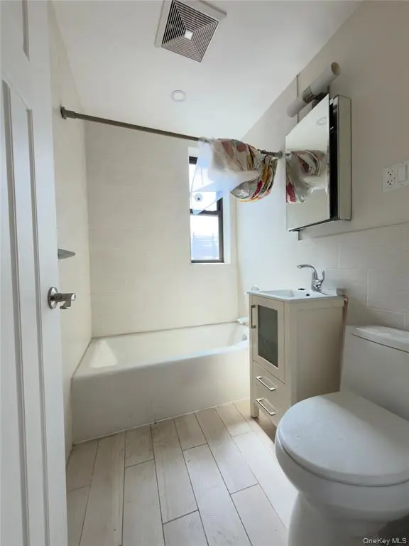 Flushing MLS#993311 property listing photo 3