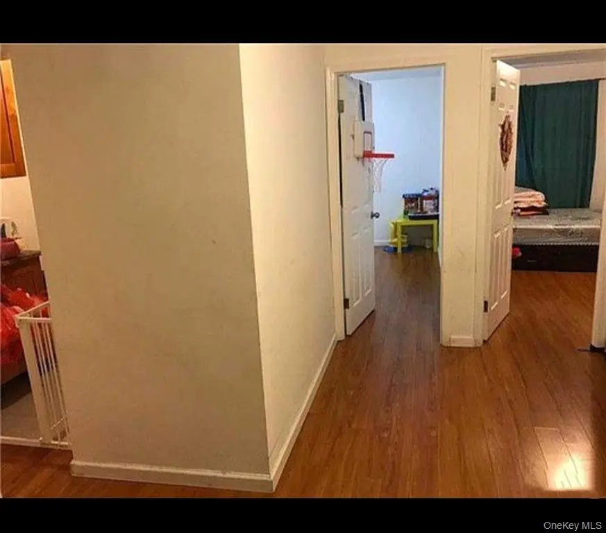 Flushing MLS#924082 property listing photo 2