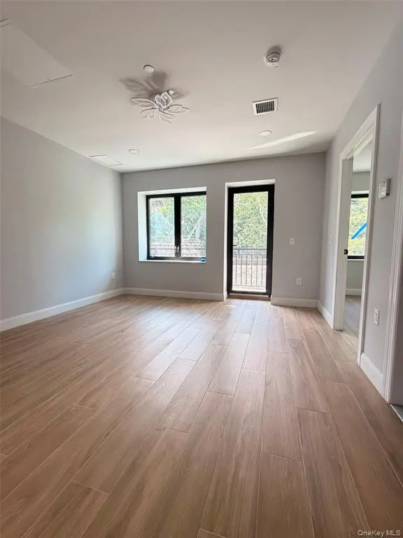 MLS#1005964 Flushing 房源照片 2 / listing photo 2