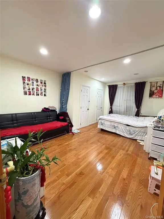 Flushing MLS#945454 property listing photo 3