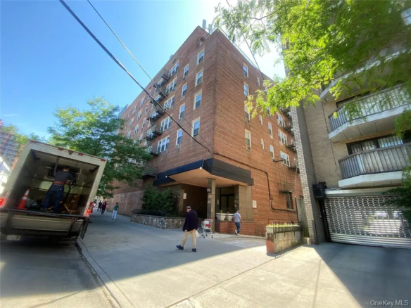 Flushing MLS#1007468 property listing photo 1