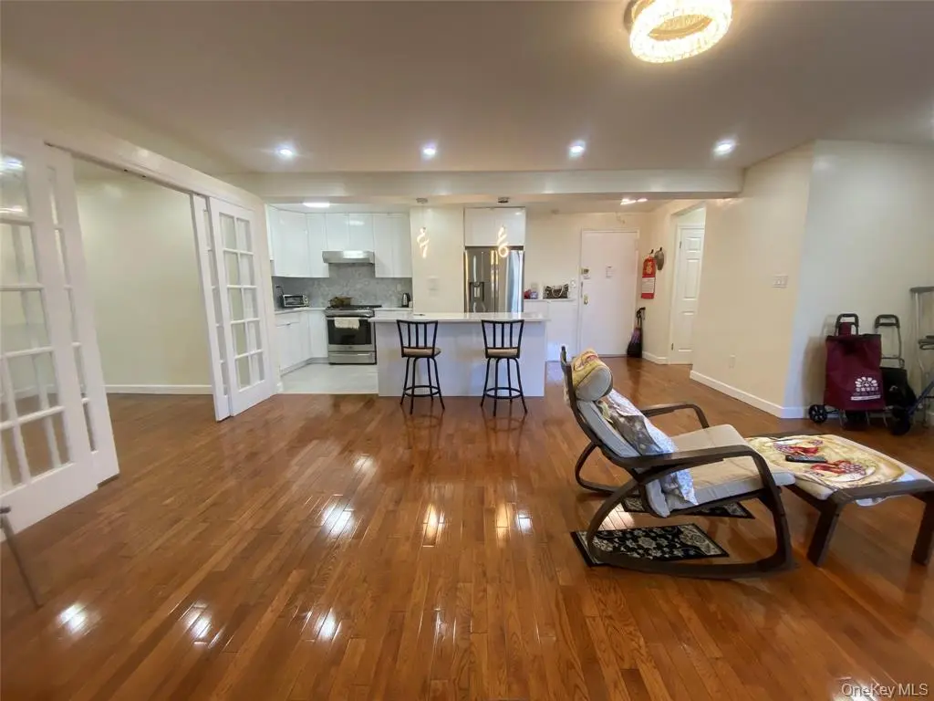 Flushing MLS#1007468 property listing photo 12