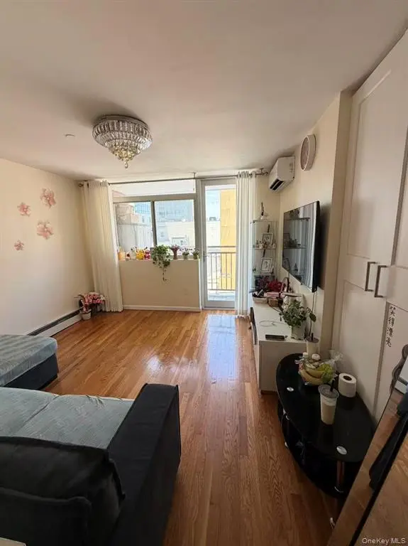 Flushing MLS#1012501 property listing photo 2