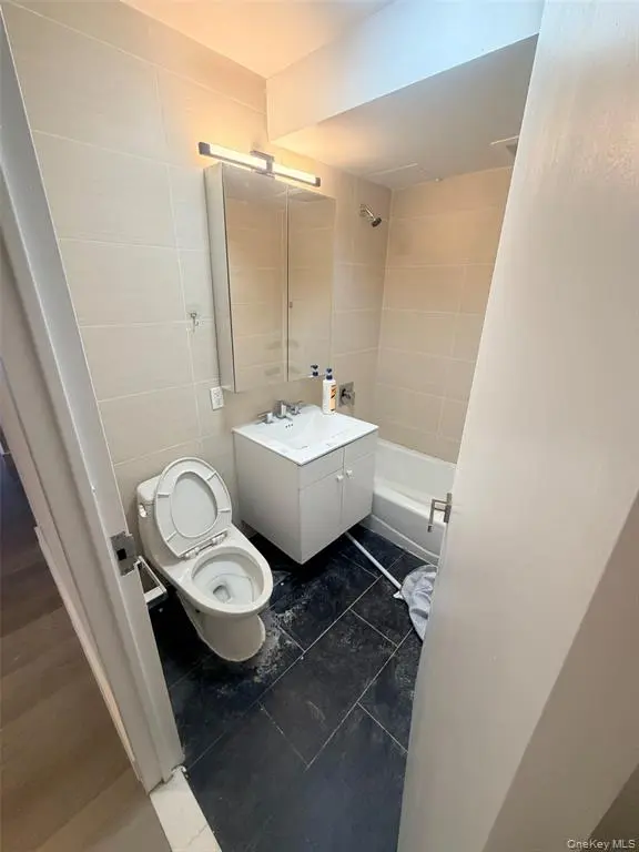Flushing MLS#1005884 property listing photo 4