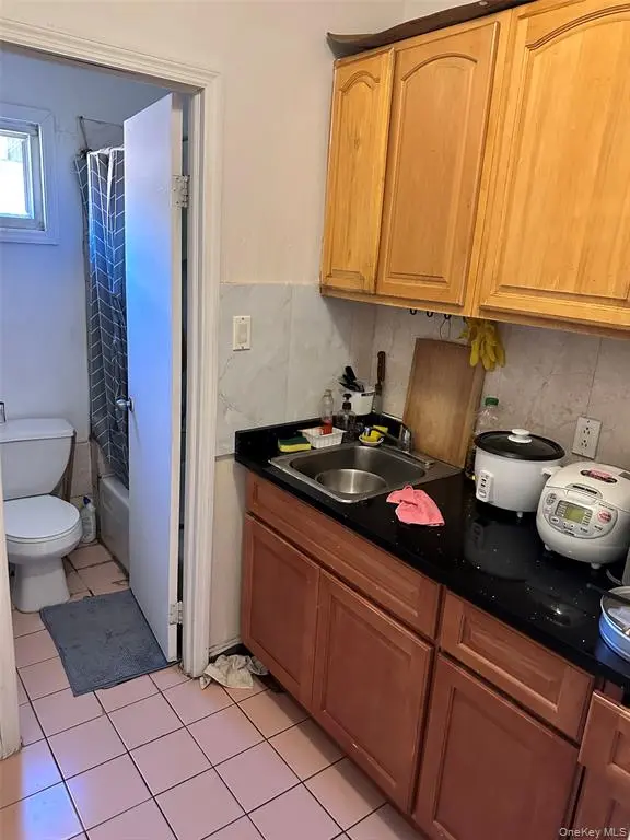 Flushing MLS#1019099 property listing photo 2